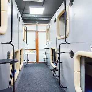 ** Hotel kapsułowy Av-1 Capsule Ukraina